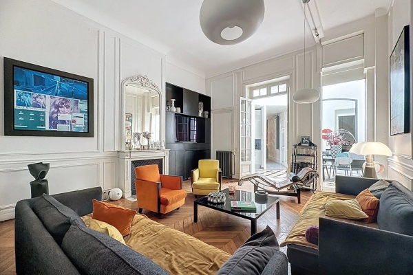 d&eacute;couvrez cet appartement moderne situ&eacute; dans le 17&egrave;me arrondissement de paris : design contemporain, prestations de qualit&eacute; et emplacement id&eacute;al &agrave; proximit&eacute; des commodit&eacute;s. id&eacute;al pour une vie urbaine &eacute;l&eacute;gante et confortable.