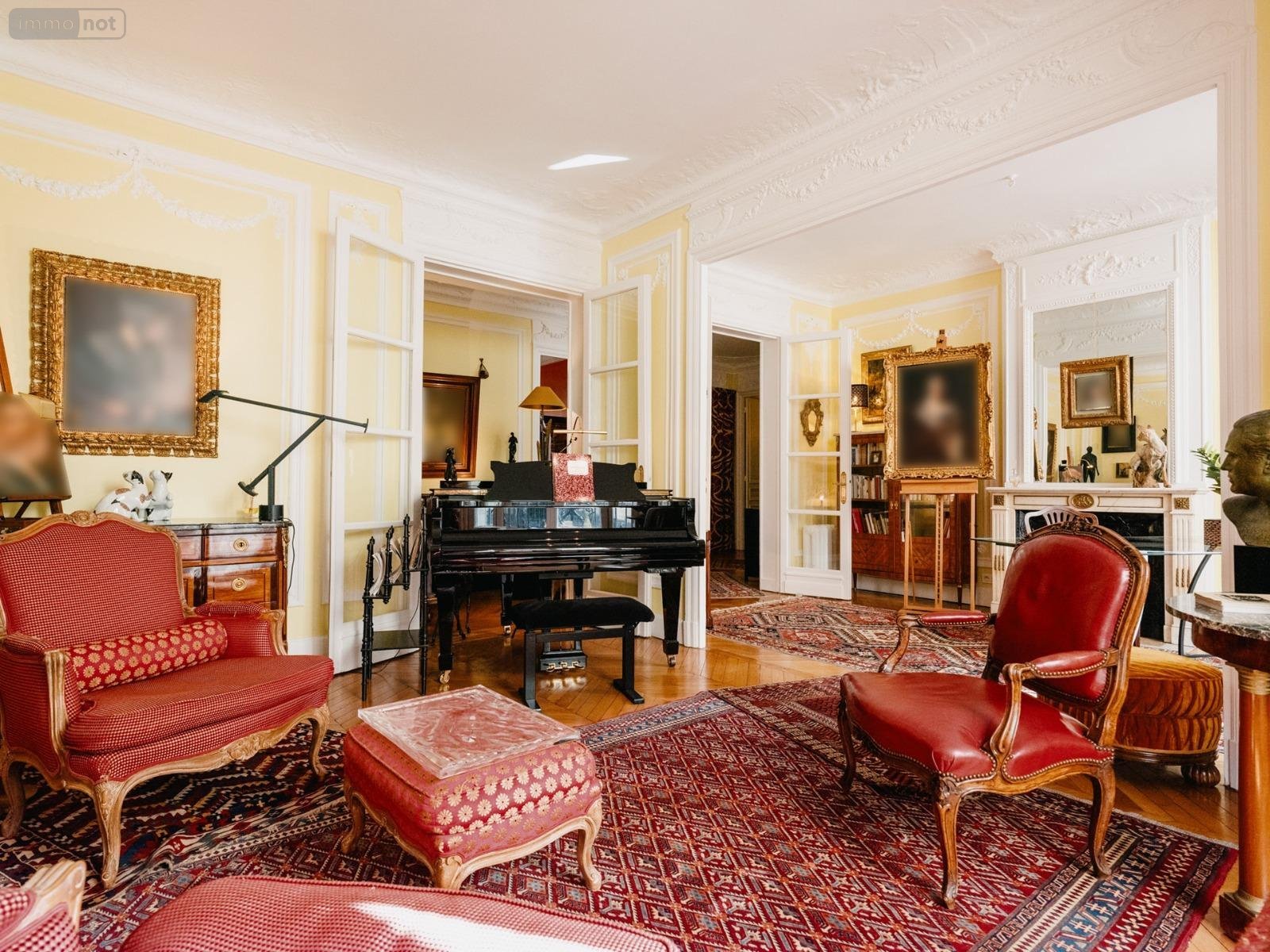 découvrez cet appartement moderne situé dans le 17e arrondissement de paris, offrant un cadre de vie élégant et des prestations haut de gamme, proche de toutes commodités.