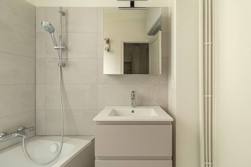 confiez la r&eacute;novation de votre salle de bain &agrave; un artisan qualifi&eacute; dans le 17&egrave;me arrondissement de paris. services sur mesure, conseils personnalis&eacute;s et r&eacute;sultats de qualit&eacute;.
