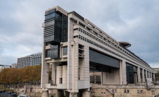 d&eacute;couvrez nos conseils pour choisir le meilleur prestataire de r&eacute;novation &agrave; paris en 2025. comparez les offres, v&eacute;rifiez les r&eacute;f&eacute;rences et trouvez un expert fiable pour tous vos travaux.