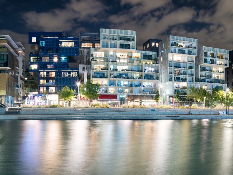 d&eacute;couvrez nos conseils pour choisir le meilleur prestataire de r&eacute;novation &agrave; lyon en 2025. comparez les services, tarifs et avis pour r&eacute;ussir vos travaux en toute s&eacute;r&eacute;nit&eacute;.