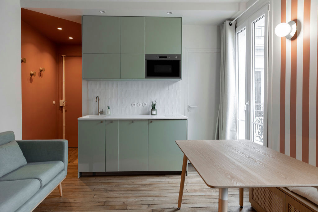 aménagez un coin nuit confortable dans votre studio situé à paris 17. découvrez nos idées d’agencement et d’optimisation de l’espace pour profiter d’un studio pratique et agréable à vivre !