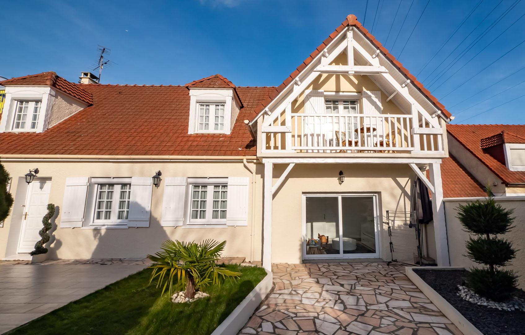 découvrez nos services de construction et rénovation : travaux sur mesure, accompagnement personnalisé et matériaux de qualité pour tous vos projets, du neuf à la rénovation.