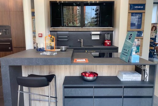 d&eacute;couvrez une cuisine spacieuse situ&eacute;e &agrave; paris 17, id&eacute;ale pour pr&eacute;parer vos repas dans un cadre moderne et lumineux. espace fonctionnel, &eacute;quipements de qualit&eacute;, parfaite pour les amateurs de gastronomie.