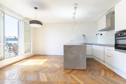 d&eacute;couvrez une cuisine spacieuse &agrave; paris 17, id&eacute;ale pour pr&eacute;parer vos repas en toute convivialit&eacute;. profitez d&rsquo;un espace moderne, lumineux et enti&egrave;rement &eacute;quip&eacute; au c&oelig;ur du 17&egrave;me arrondissement.