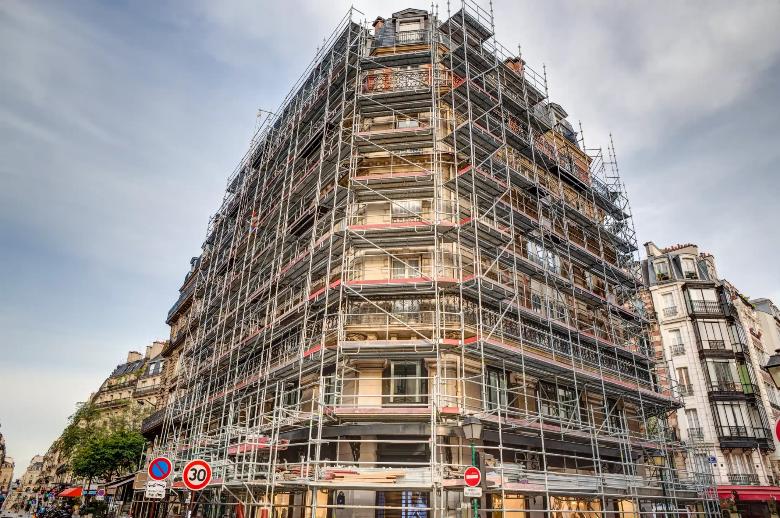 d&eacute;couvrez toutes les d&eacute;marches &agrave; suivre pour r&eacute;ussir votre projet de r&eacute;novation dans le 17e arrondissement de paris : autorisations, conseils, &eacute;tapes cl&eacute;s et accompagnement personnalis&eacute;.