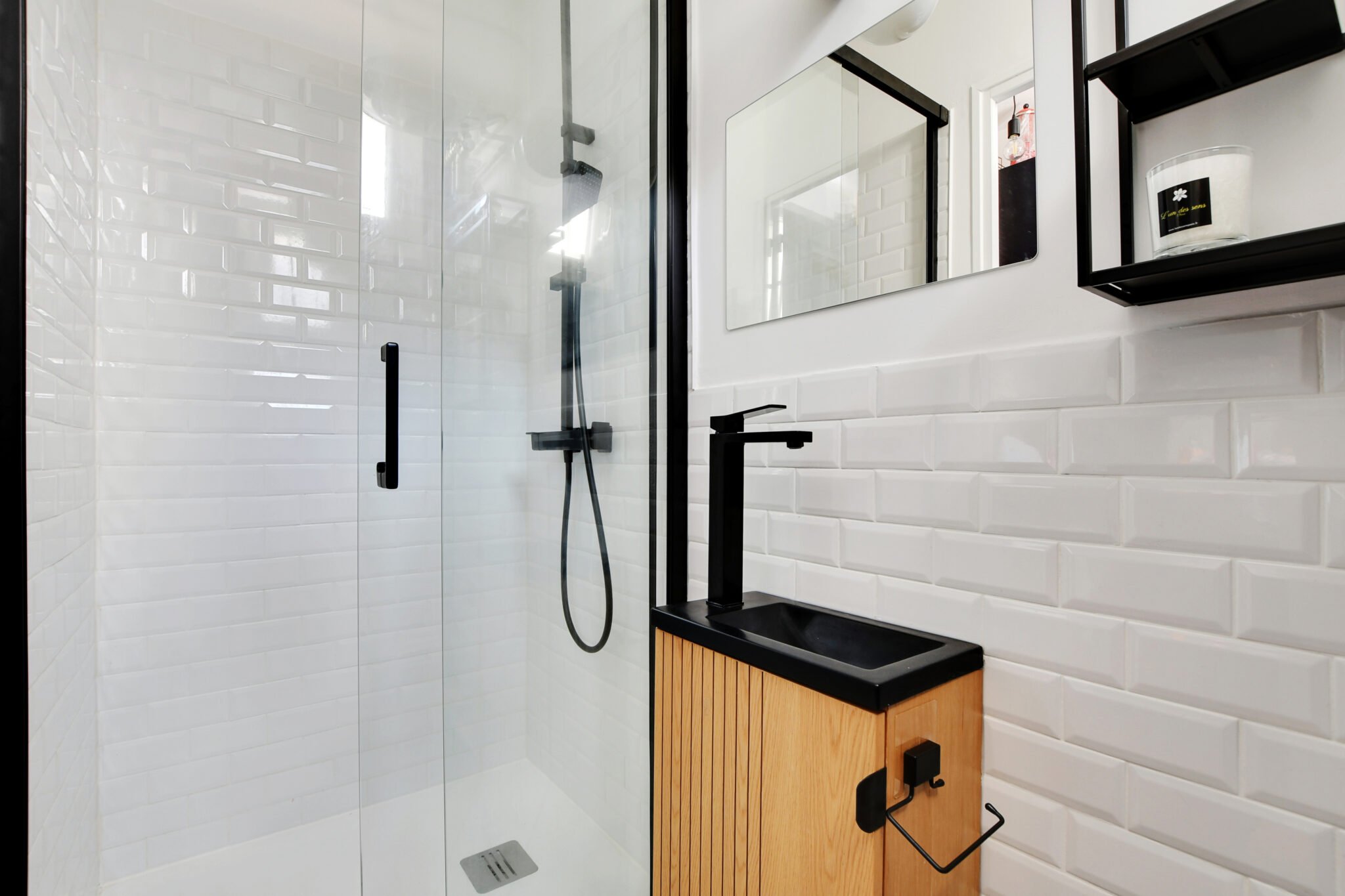 obtenez un devis rapide et détaillé pour la rénovation ou l'installation de votre salle de bain à paris 17. experts qualifiés, conseils personnalisés et prix compétitifs !