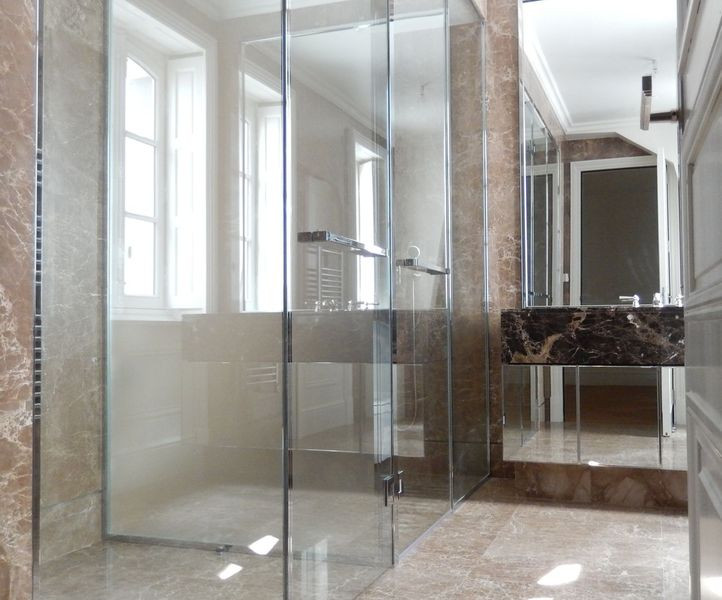 d&eacute;couvrez des douches design sur-mesure &agrave; paris 75017 : installations modernes, mat&eacute;riaux haut de gamme et conseils personnalis&eacute;s pour sublimer votre salle de bain.