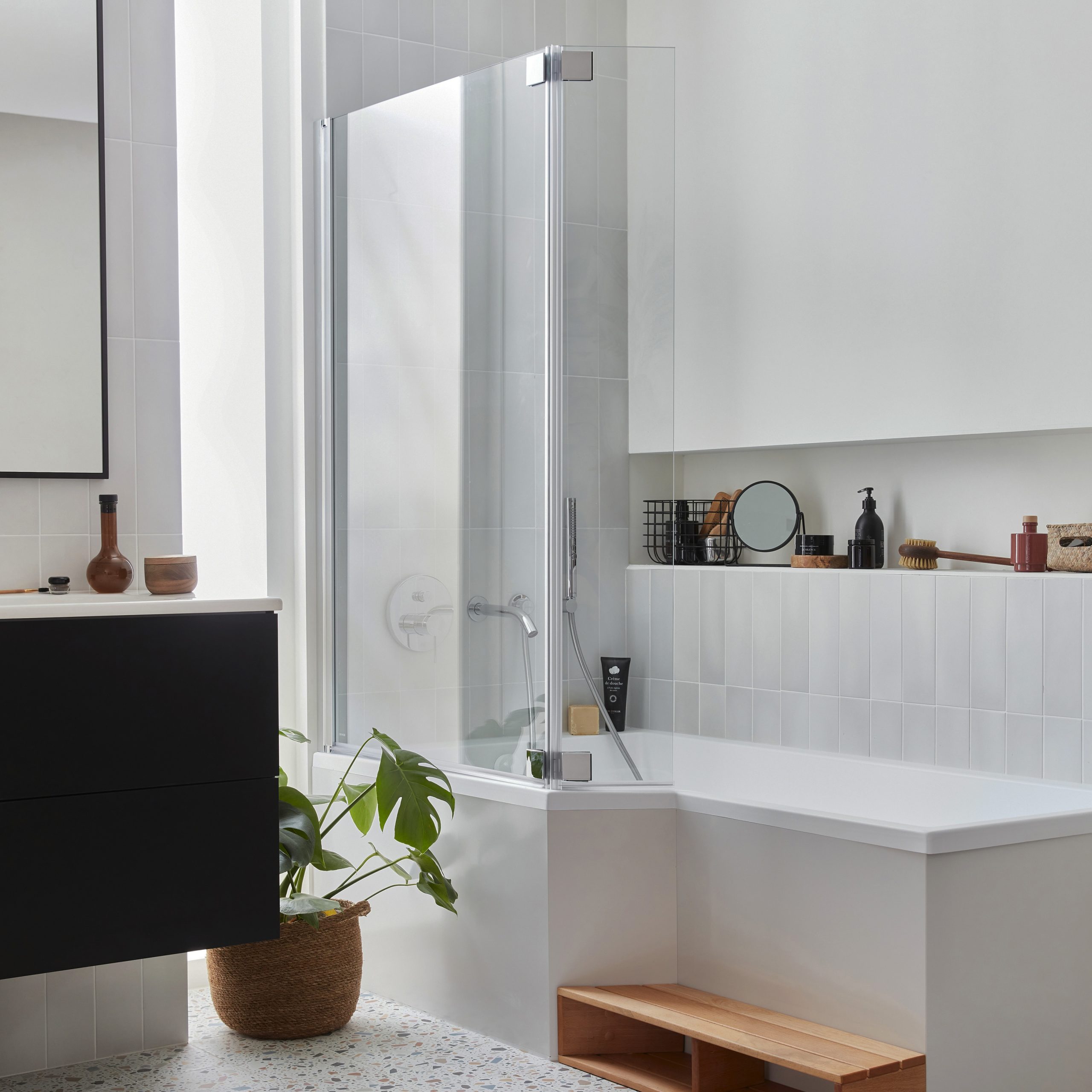 d&eacute;couvrez nos solutions de douche moderne &agrave; paris 17 : installations design, mat&eacute;riaux de qualit&eacute; et conseils personnalis&eacute;s pour transformer votre salle de bain selon les derni&egrave;res tendances.