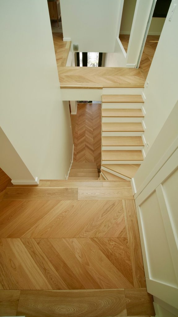 obtenez une estimation pr&eacute;cise du co&ucirc;t de pose de parquet &agrave; paris en 2025. d&eacute;couvrez nos conseils, tarifs et facteurs &agrave; prendre en compte pour r&eacute;ussir votre projet de r&eacute;novation.