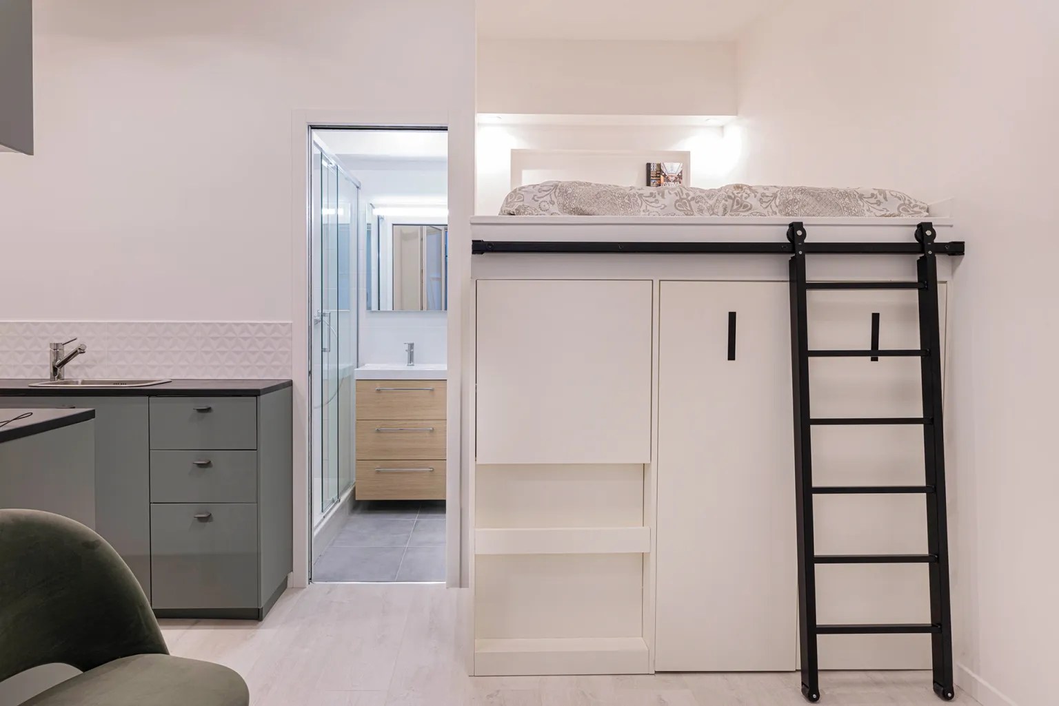 d&eacute;couvrez nos conseils pratiques pour optimiser l&rsquo;espace de votre studio &agrave; paris 17. am&eacute;nagement, rangement et astuces d&eacute;co pour un studio fonctionnel, moderne et agr&eacute;able &agrave; vivre dans le 17&egrave;me arrondissement.