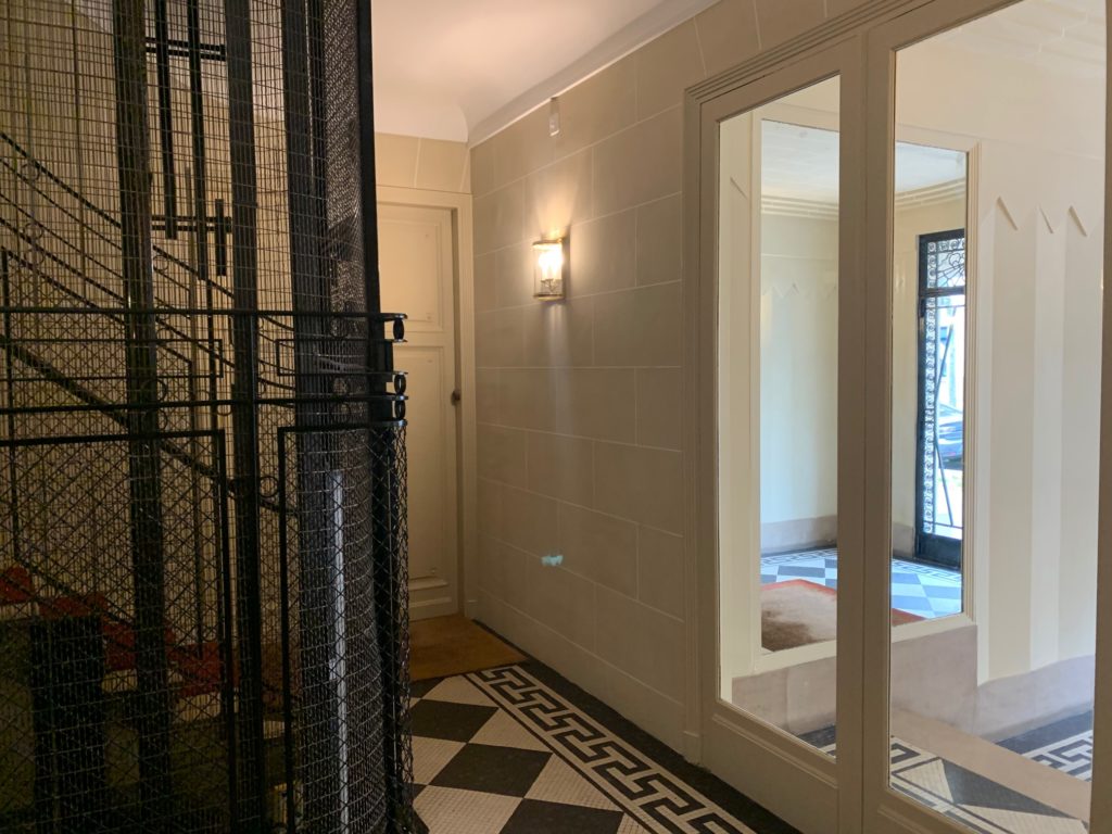 confiez vos travaux de peinture int&eacute;rieure &agrave; paris 75017 &agrave; des professionnels qualifi&eacute;s. r&eacute;novation, d&eacute;coration, devis gratuit et interventions rapides pour un int&eacute;rieur &eacute;l&eacute;gant et personnalis&eacute;.