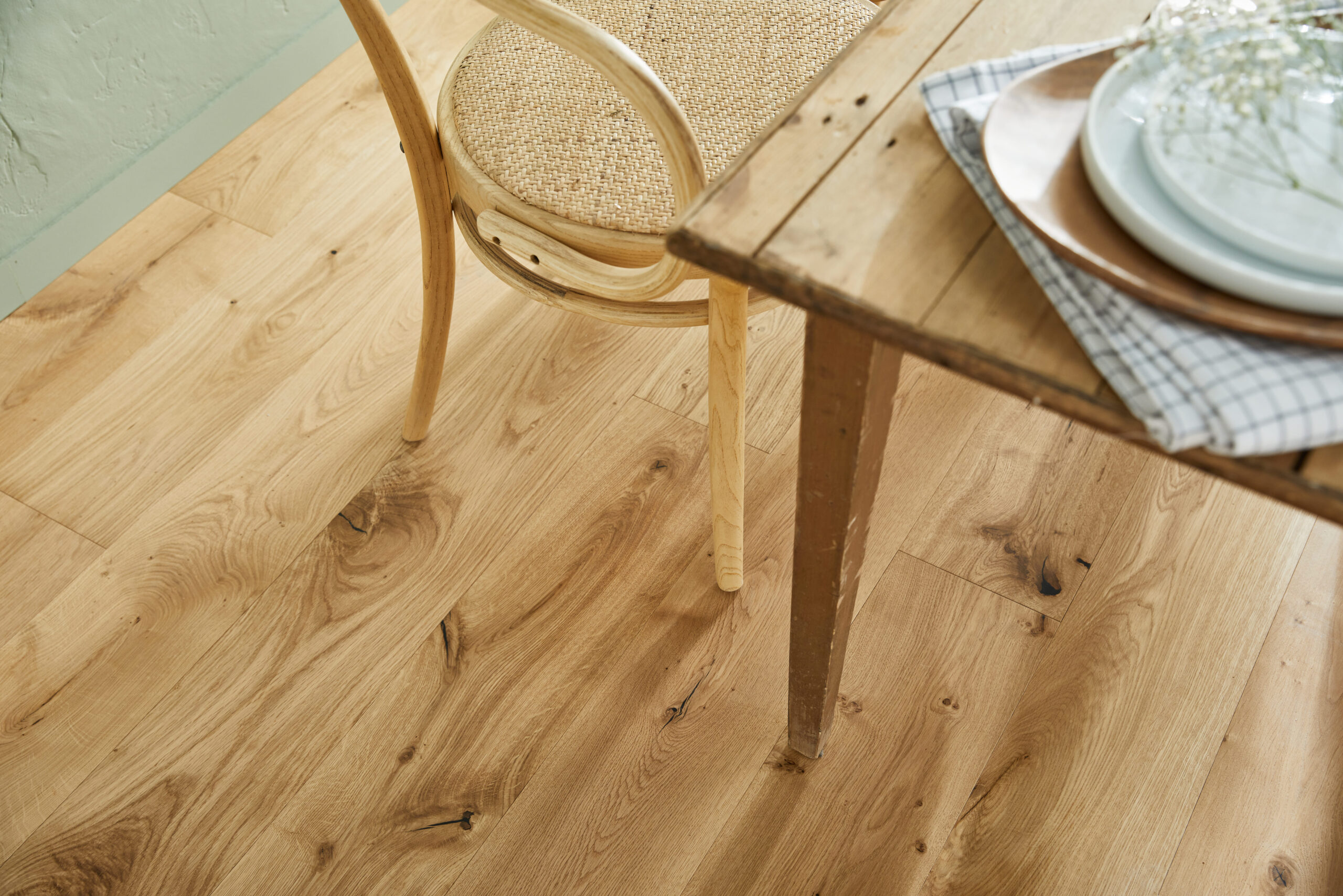 d&eacute;couvrez les prix pour la pose de parquet &agrave; paris 17e en 2025. comparez les tarifs, obtenez des conseils et trouvez le meilleur artisan pour votre projet dans le 75017.