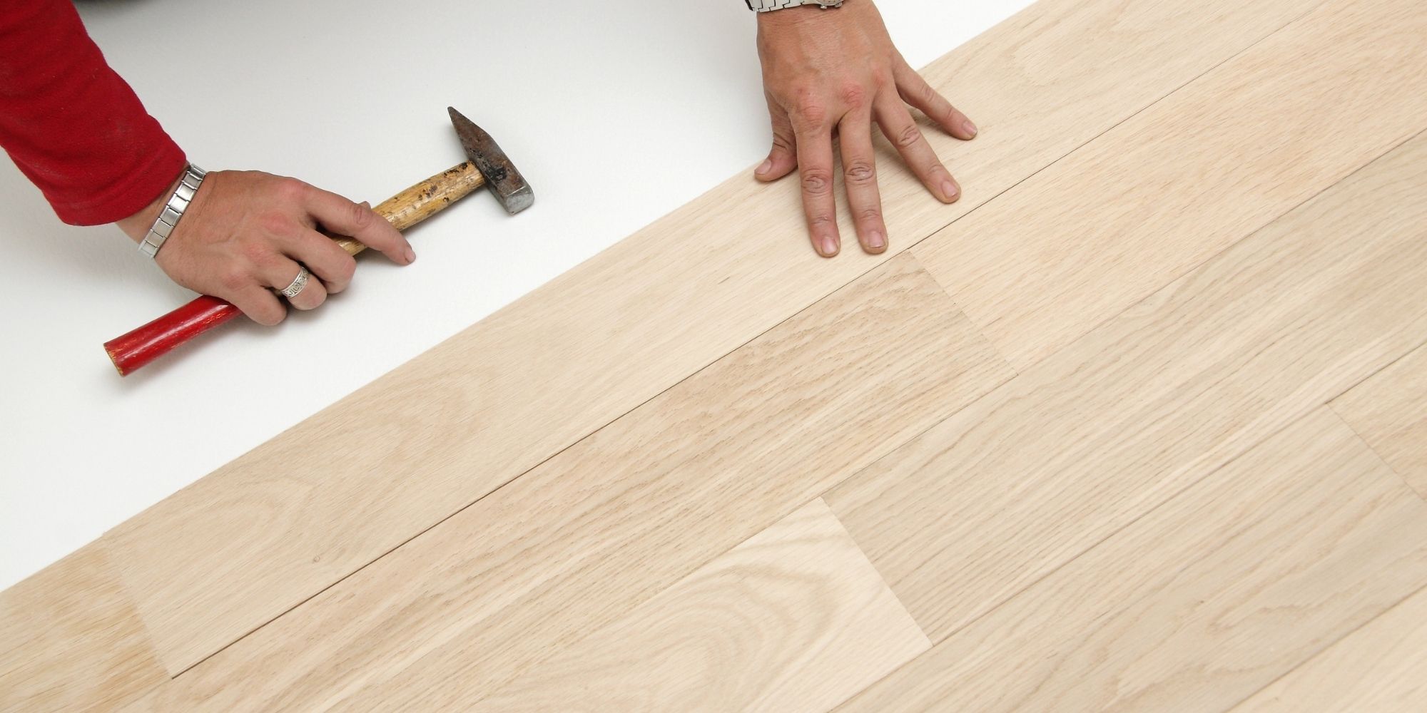 découvrez tout sur le prix de la pose de parquet : tarifs au m², facteurs qui influencent le coût, astuces pour économiser et conseils pour réussir votre projet de revêtement de sol en toute sérénité.