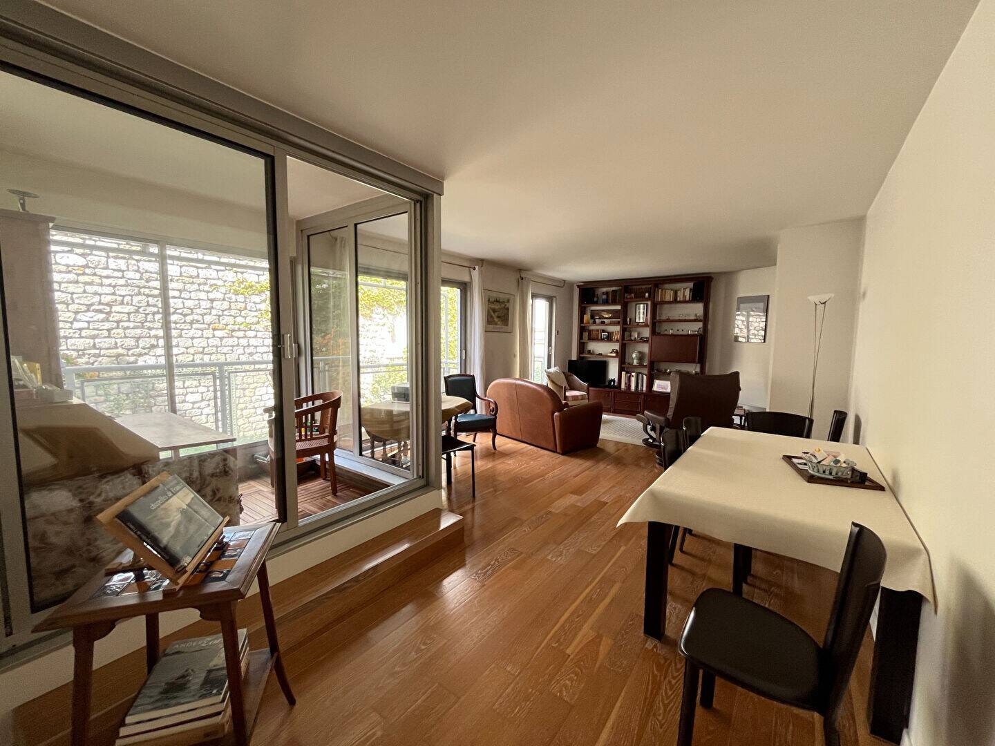 confiez le r&eacute;agencement de votre appartement 2 pi&egrave;ces &agrave; paris 17 &agrave; des experts pour optimiser l