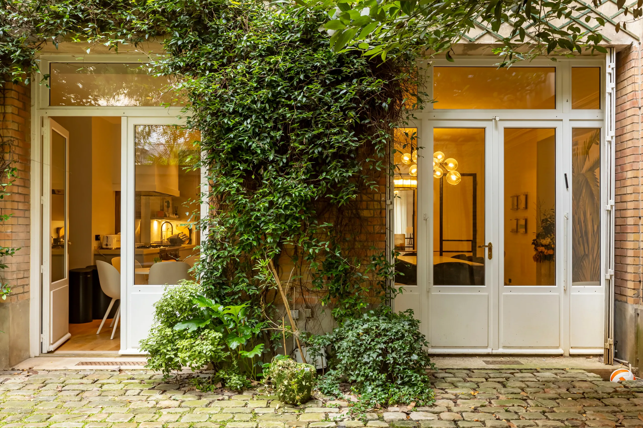 d&eacute;couvrez nos services de r&eacute;novation &agrave; paris : appartements, maisons, bureaux. &eacute;quipe professionnelle, devis gratuit et travaux de qualit&eacute; pour tous vos projets !