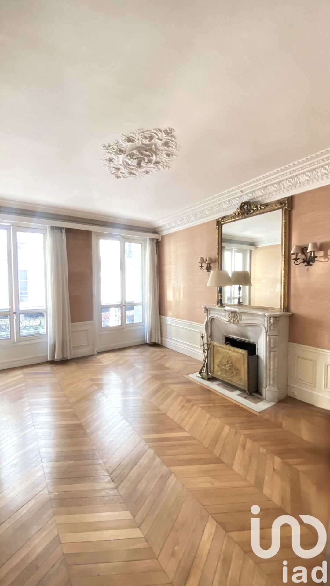 d&eacute;couvrez nos services de r&eacute;novation pour un 4 pi&egrave;ces &agrave; paris 17. travaux sur-mesure, conseils professionnels et accompagnement personnalis&eacute; pour transformer votre appartement avec qualit&eacute; et savoir-faire.