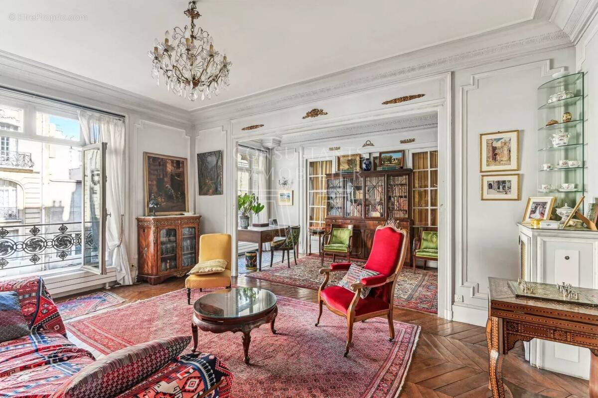 découvrez notre expertise en rénovation complète de 4 pièces à paris 17 : travaux de qualité, optimisation des espaces et design moderne pour transformer votre appartement.