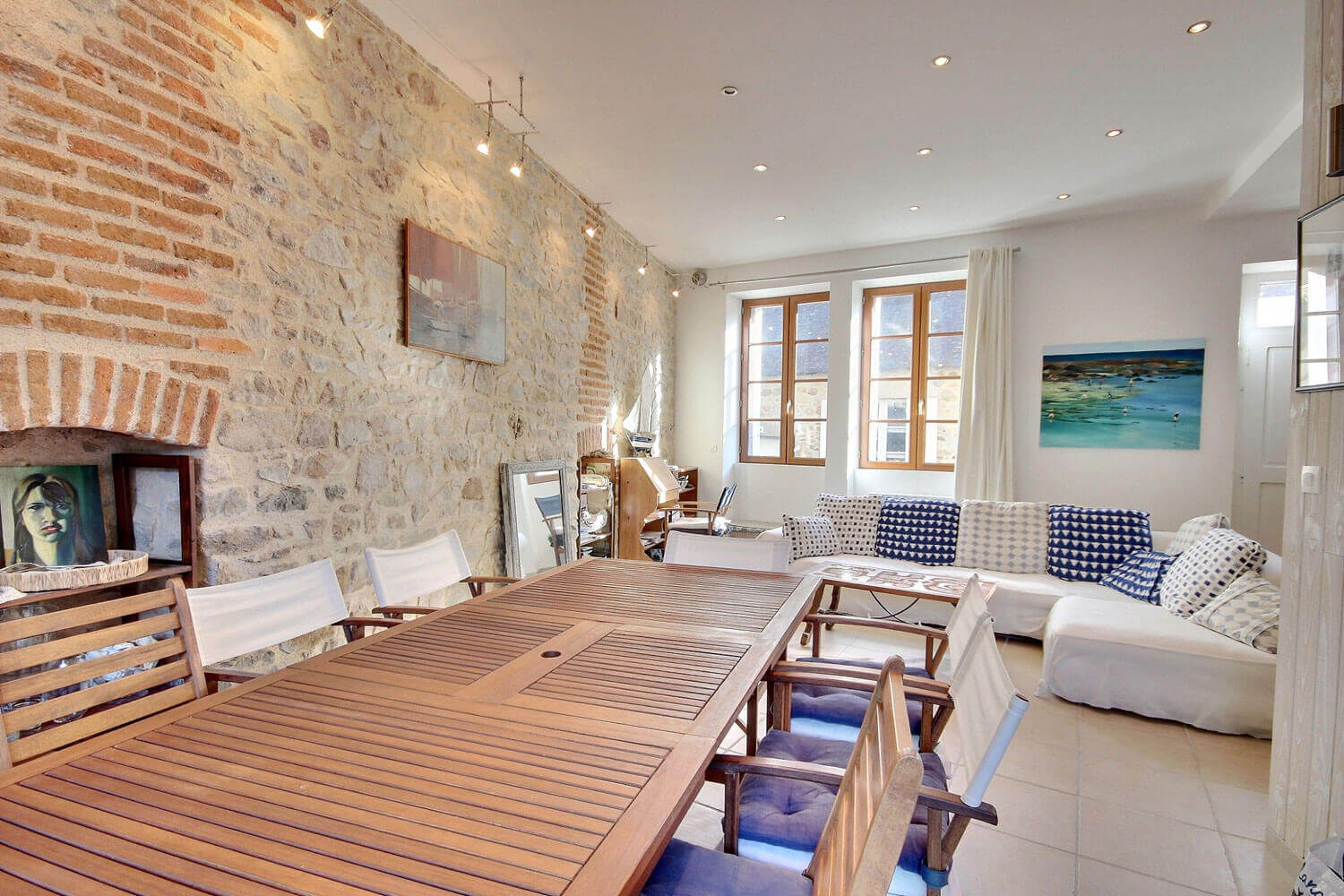 d&eacute;couvrez nos solutions de r&eacute;novation pour transformer votre maison ou appartement. conseil, travaux, et accompagnement sur-mesure pour un int&eacute;rieur moderne et confortable.