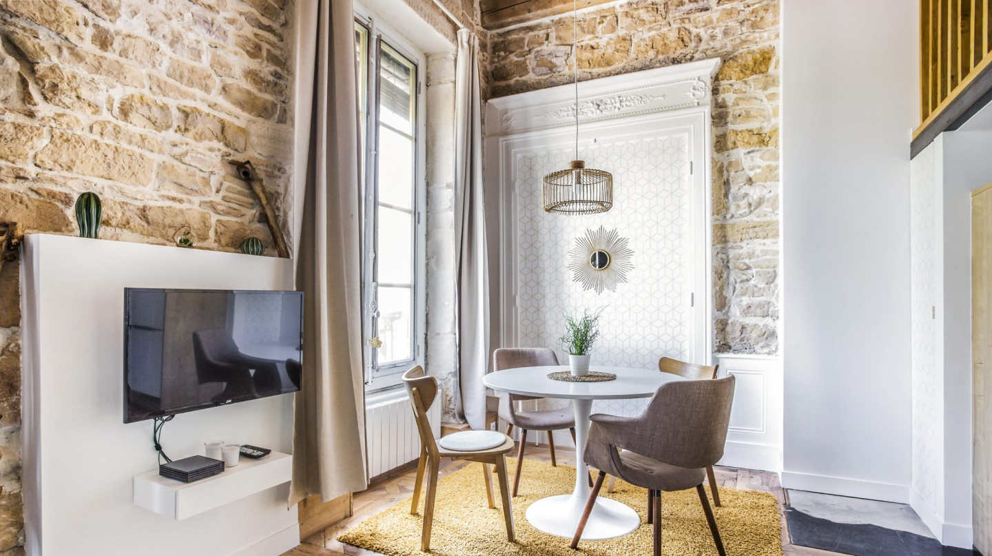 confiez la r&eacute;novation de votre appartement &agrave; lyon en 2025 &agrave; des experts. transformez votre espace avec des solutions sur mesure, un accompagnement personnalis&eacute; et un suivi professionnel du d&eacute;but &agrave; la fin.