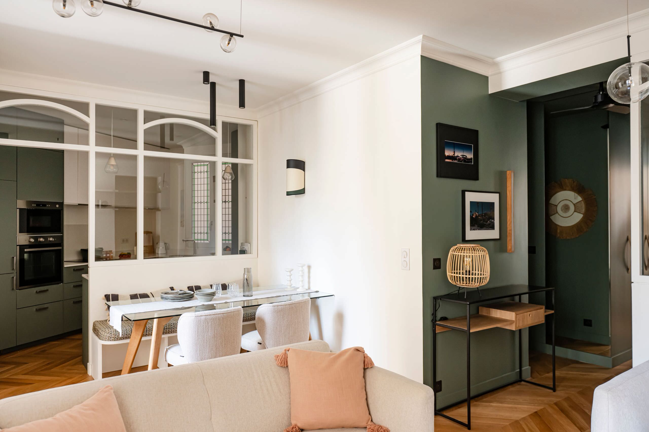 confiez la r&eacute;novation de votre appartement &agrave; paris 75017 &agrave; des experts. de la conception &agrave; la r&eacute;alisation, b&eacute;n&eacute;ficiez d&rsquo;un accompagnement sur-mesure pour transformer votre int&eacute;rieur selon vos envies.