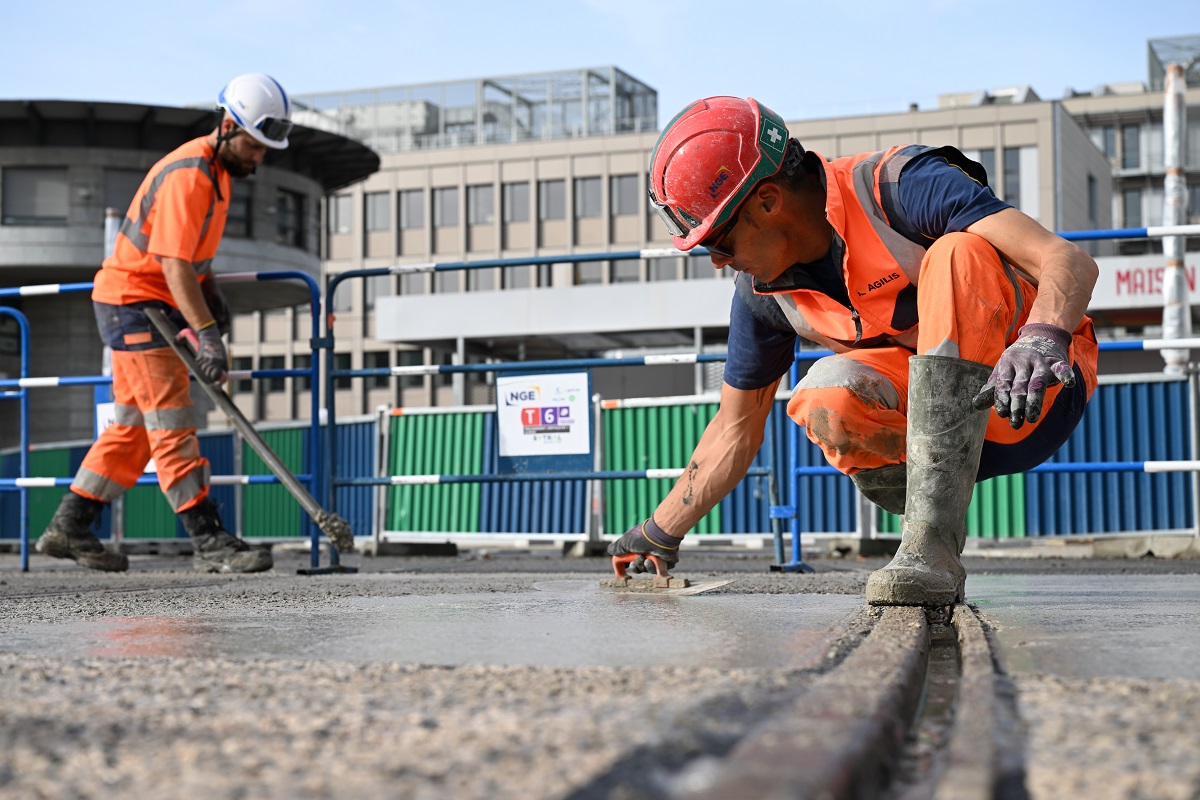 d&eacute;couvrez nos services de r&eacute;novation de b&acirc;timent &agrave; lyon en 2025 : conseils personnalis&eacute;s, solutions modernes et accompagnement complet pour tous vos projets de r&eacute;novation immobili&egrave;re, du r&eacute;sidentiel au professionnel.