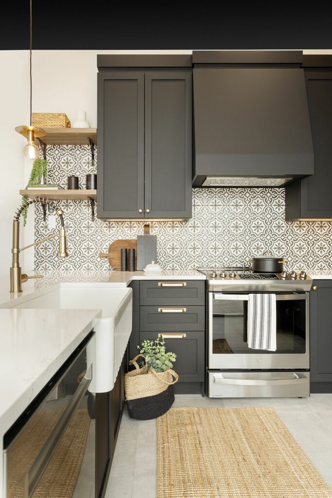 d&eacute;couvrez nos conseils et astuces pour la r&eacute;novation de cuisine : id&eacute;es d&eacute;co, choix des mat&eacute;riaux, am&eacute;nagements pratiques et tendances modernes pour transformer votre espace culinaire.