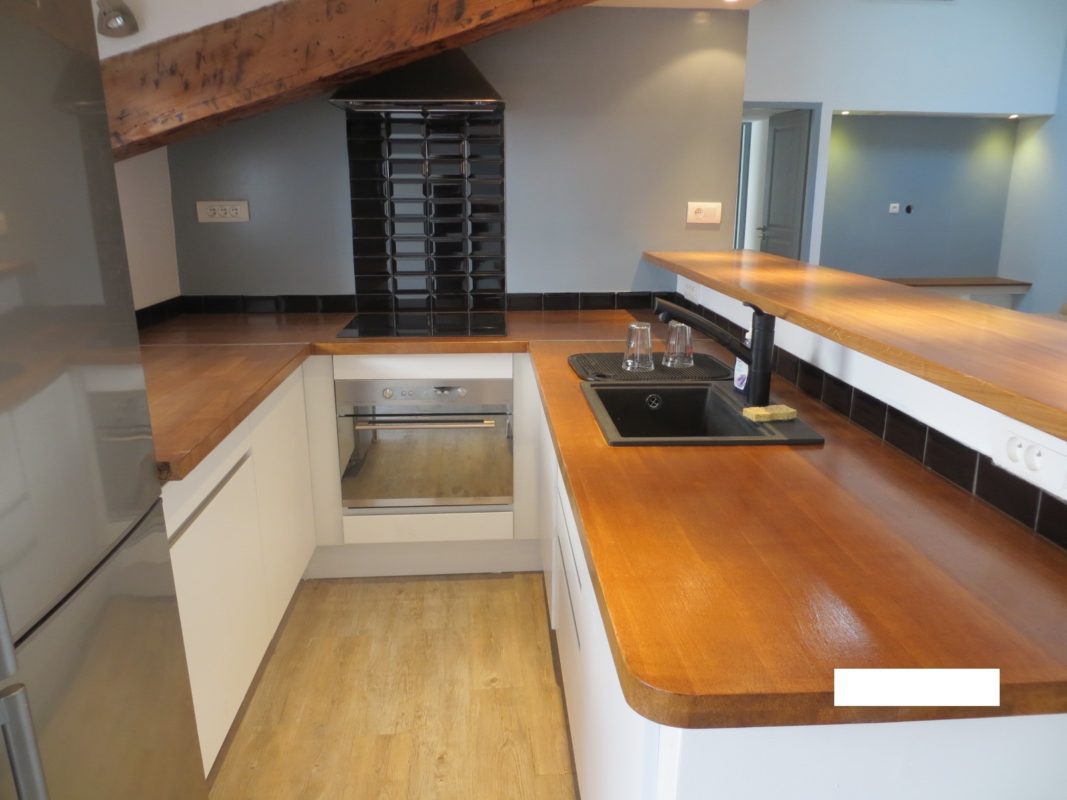 transformez votre espace avec notre service de r&eacute;novation de cuisine : conseils personnalis&eacute;s, mat&eacute;riaux de qualit&eacute; et r&eacute;alisation sur mesure pour une cuisine moderne, fonctionnelle et esth&eacute;tique.