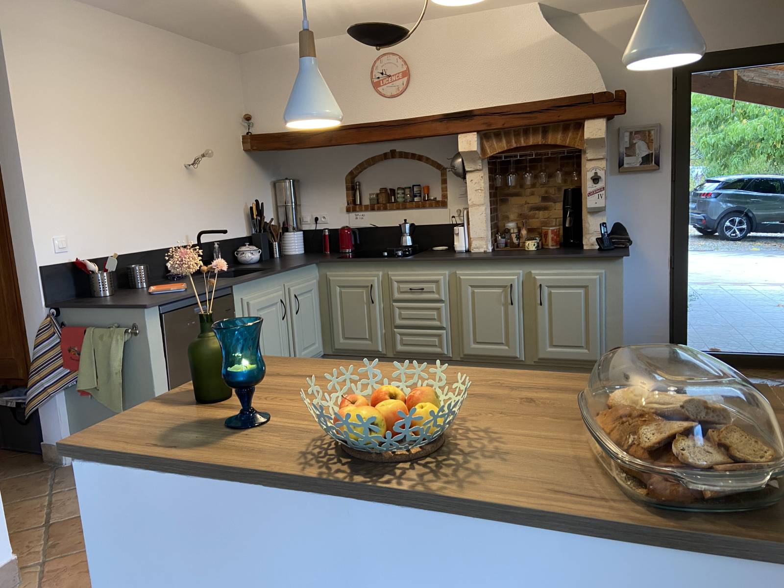 découvrez nos solutions de rénovation de cuisine pas chère dans le 17ème arrondissement de paris. conseils, astuces et devis gratuits pour moderniser votre cuisine à petit prix.