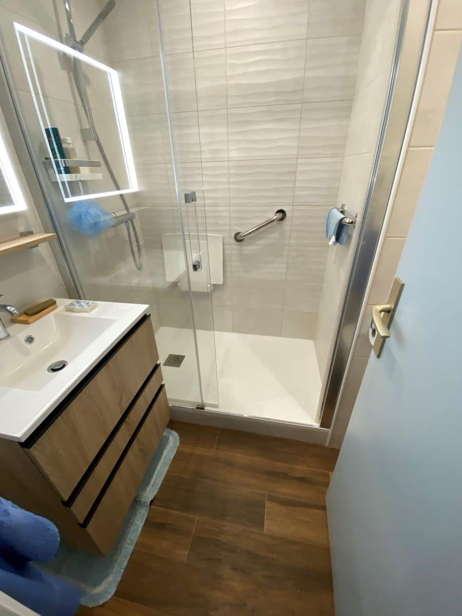 optez pour une r&eacute;novation &eacute;cologique de votre salle de bain &agrave; paris 17. mat&eacute;riaux durables, &eacute;conomies d&rsquo;eau et respect de l&rsquo;environnement pour un espace sain et moderne.