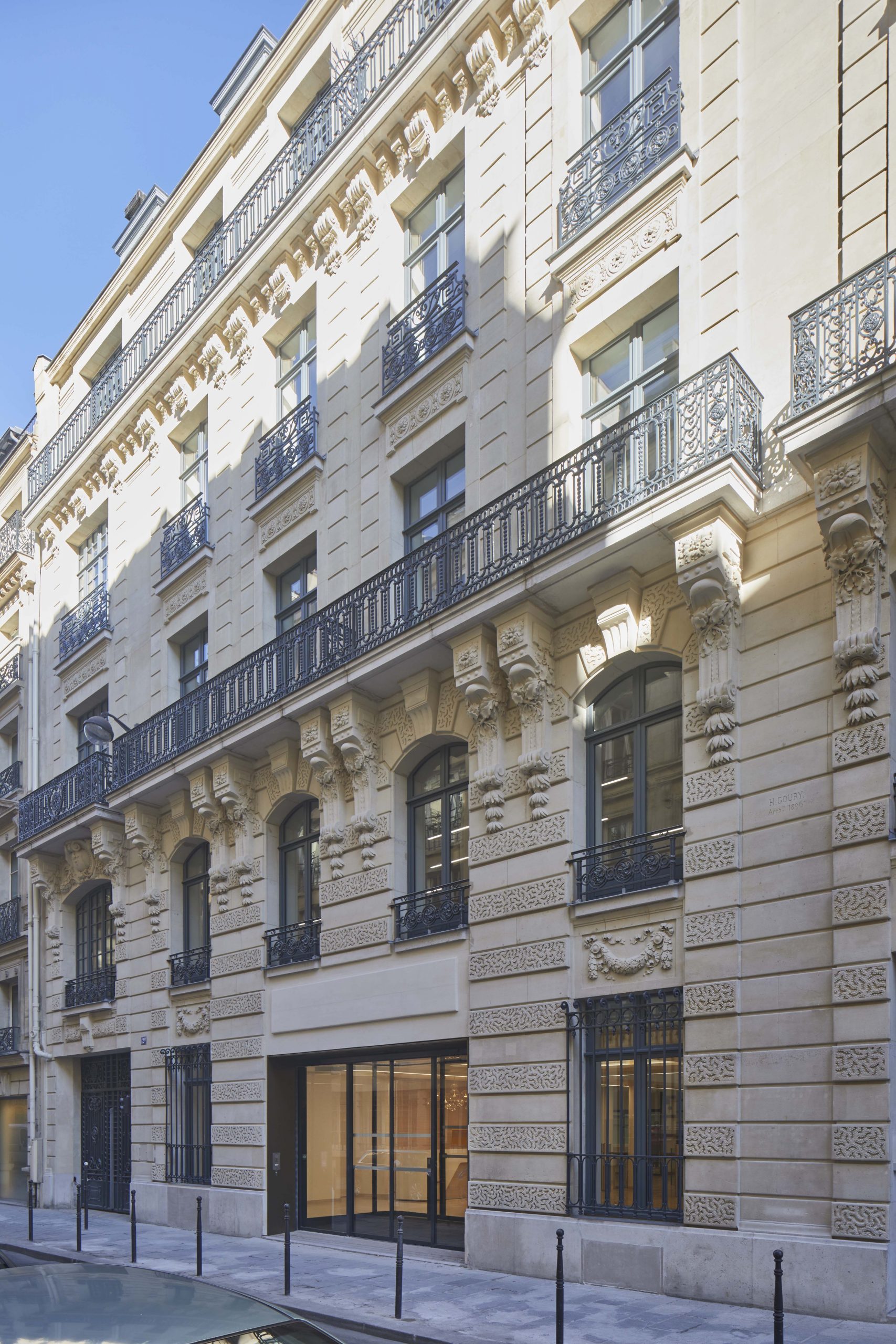 confiez la r&eacute;novation de votre immeuble haussmannien &agrave; paris 17 &agrave; des experts. modernisation, pr&eacute;servation du cachet et respect des normes pour un projet &eacute;l&eacute;gant et durable.