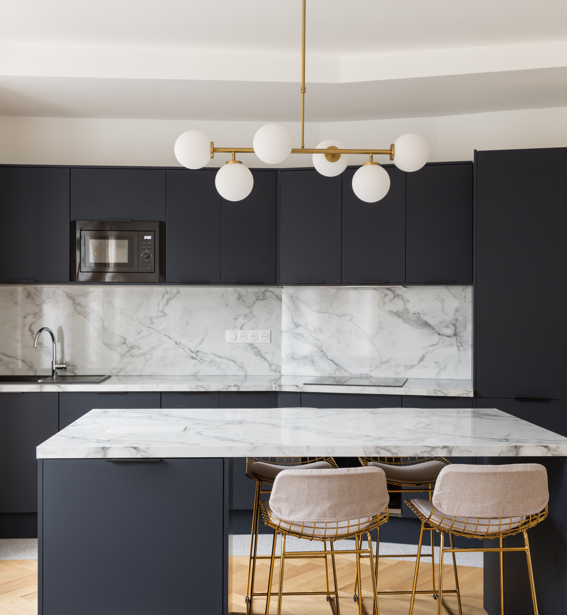 confiez votre r&eacute;novation int&eacute;rieure &agrave; paris 75017 &agrave; des experts qualifi&eacute;s. travaux sur mesure, design moderne et suivi personnalis&eacute; pour sublimer votre espace de vie.