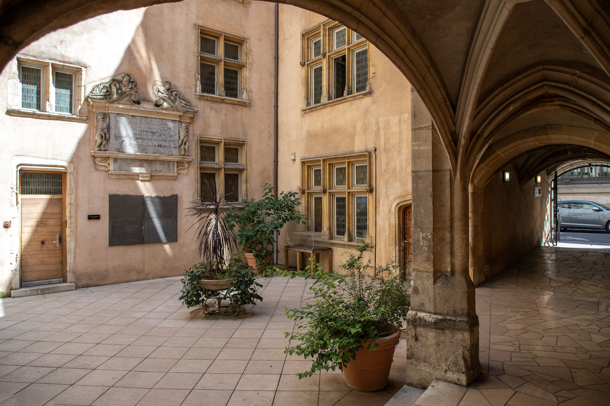 confiez votre r&eacute;novation int&eacute;rieure &agrave; lyon en 2025 &agrave; des experts qualifi&eacute;s. profitez de conseils personnalis&eacute;s, d