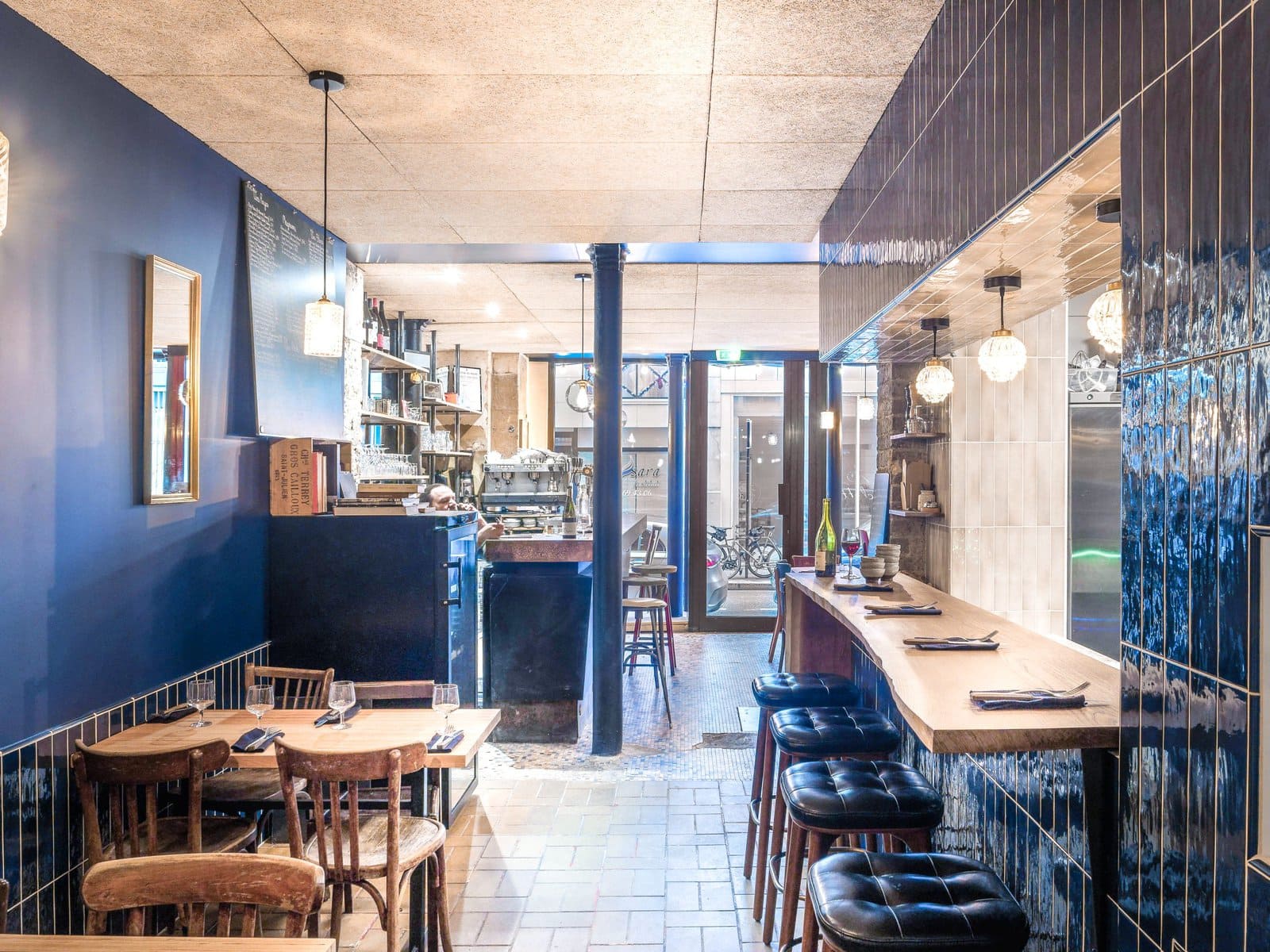 confiez votre projet de r&eacute;novation int&eacute;rieure &agrave; lyon en 2025 &agrave; des experts. conseils personnalis&eacute;s, mat&eacute;riaux de qualit&eacute; et respect des d&eacute;lais pour transformer votre espace de vie selon vos envies.