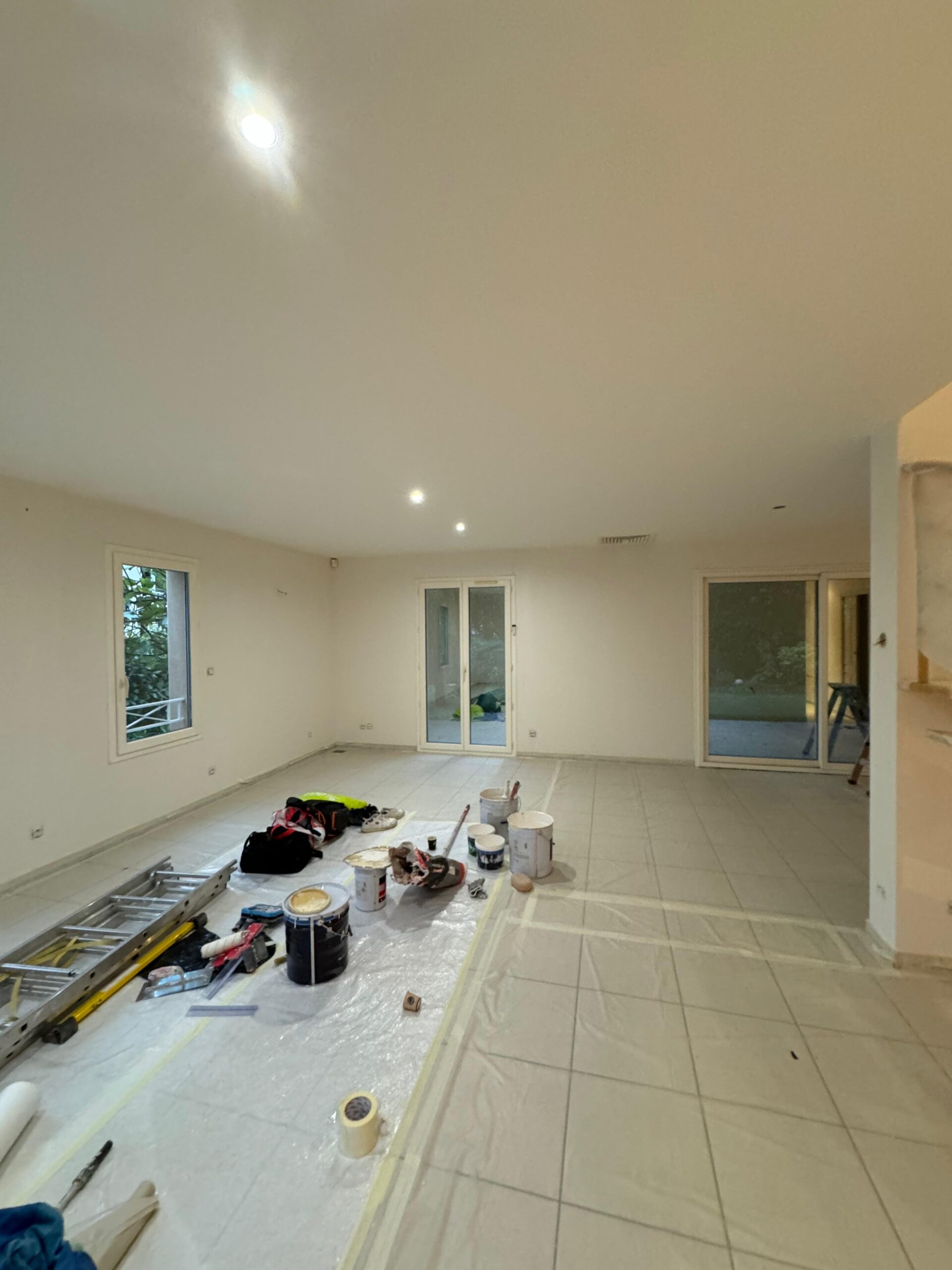 confiez votre rénovation intérieure à lyon en 2025 à des experts qualifiés. modernisez votre habitat avec des solutions sur-mesure, un accompagnement personnalisé et des finitions de qualité.