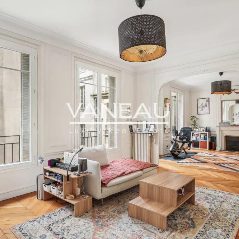 découvrez notre service de rénovation haut de gamme pour un 4 pièces à paris 17 : prestations sur-mesure, matériaux nobles et finitions luxueuses pour un intérieur d’exception.