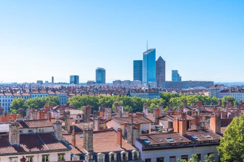 confiez la r&eacute;novation de votre maison &agrave; lyon &agrave; nos experts en 2025. qualit&eacute;, conseils personnalis&eacute;s et accompagnement sur-mesure pour tous vos projets de r&eacute;novation.