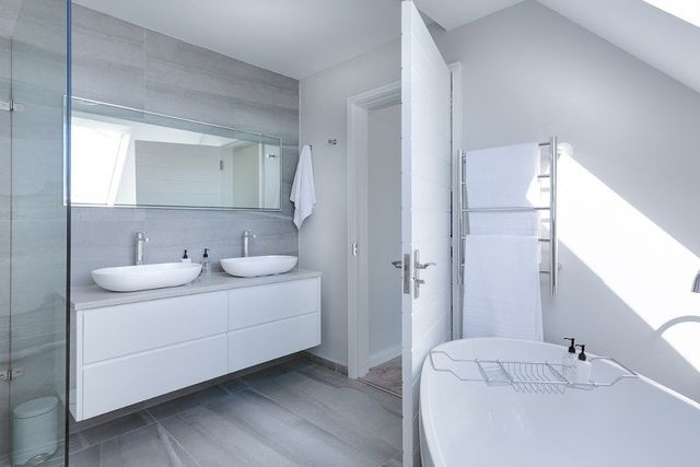 confiez la rénovation de votre salle de bain à paris 17 à des experts : conseils personnalisés, matériaux de qualité et travaux sur-mesure pour un espace moderne et fonctionnel.