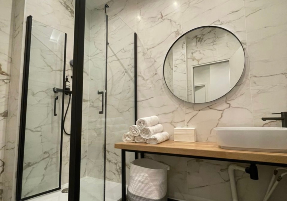 confiez la r&eacute;novation de votre salle de bain &agrave; paris 17 &agrave; des experts. travaux sur mesure, conseils personnalis&eacute;s et finitions de qualit&eacute; pour un espace moderne et fonctionnel.