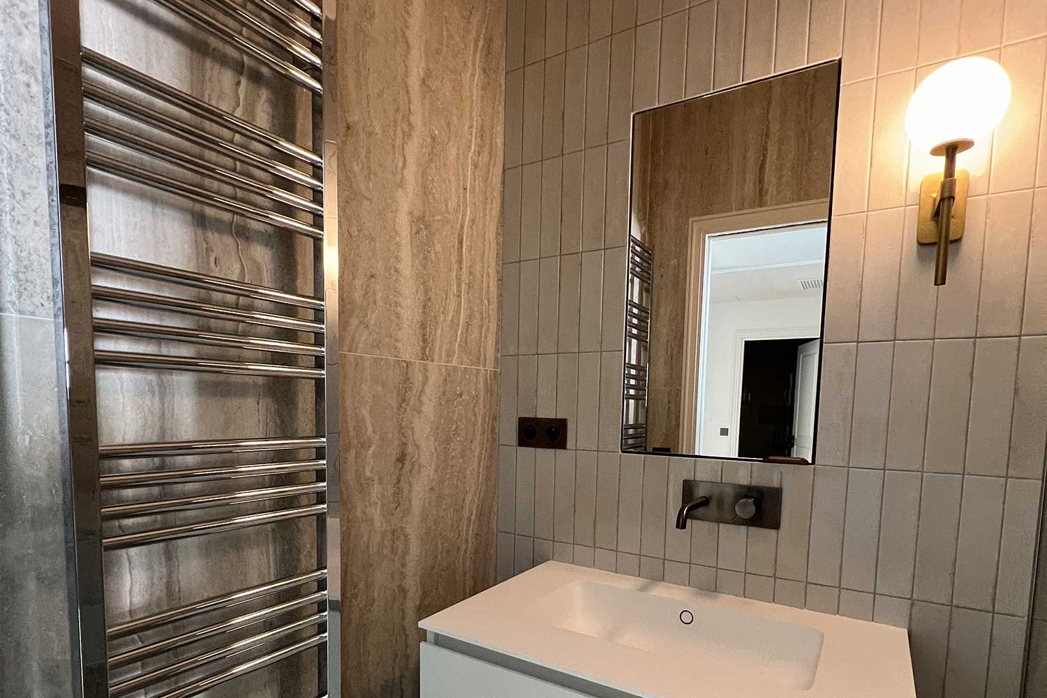 confiez votre r&eacute;novation de salle de bain &agrave; paris 17 &agrave; des experts. conseil, conception et travaux sur mesure pour un espace moderne, fonctionnel et &agrave; votre image. devis gratuit !