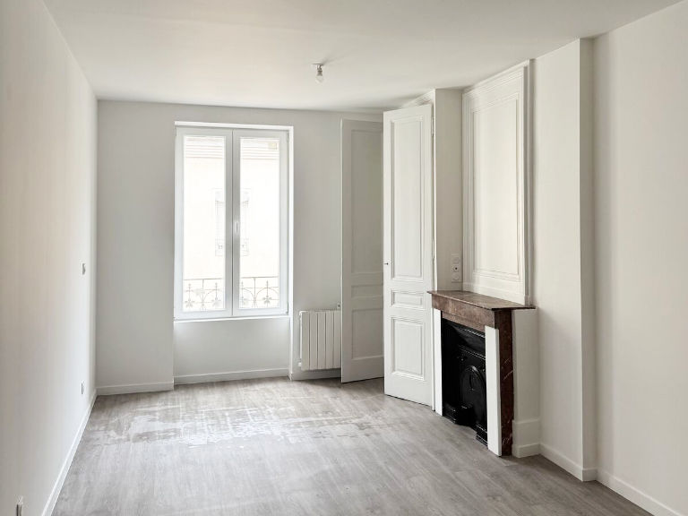 vous cherchez &agrave; moderniser votre espace ? d&eacute;couvrez nos services de r&eacute;novations int&eacute;rieures &agrave; lyon pour 2025 : conseils personnalis&eacute;s, travaux de qualit&eacute; et accompagnement sur-mesure pour transformer votre int&eacute;rieur.