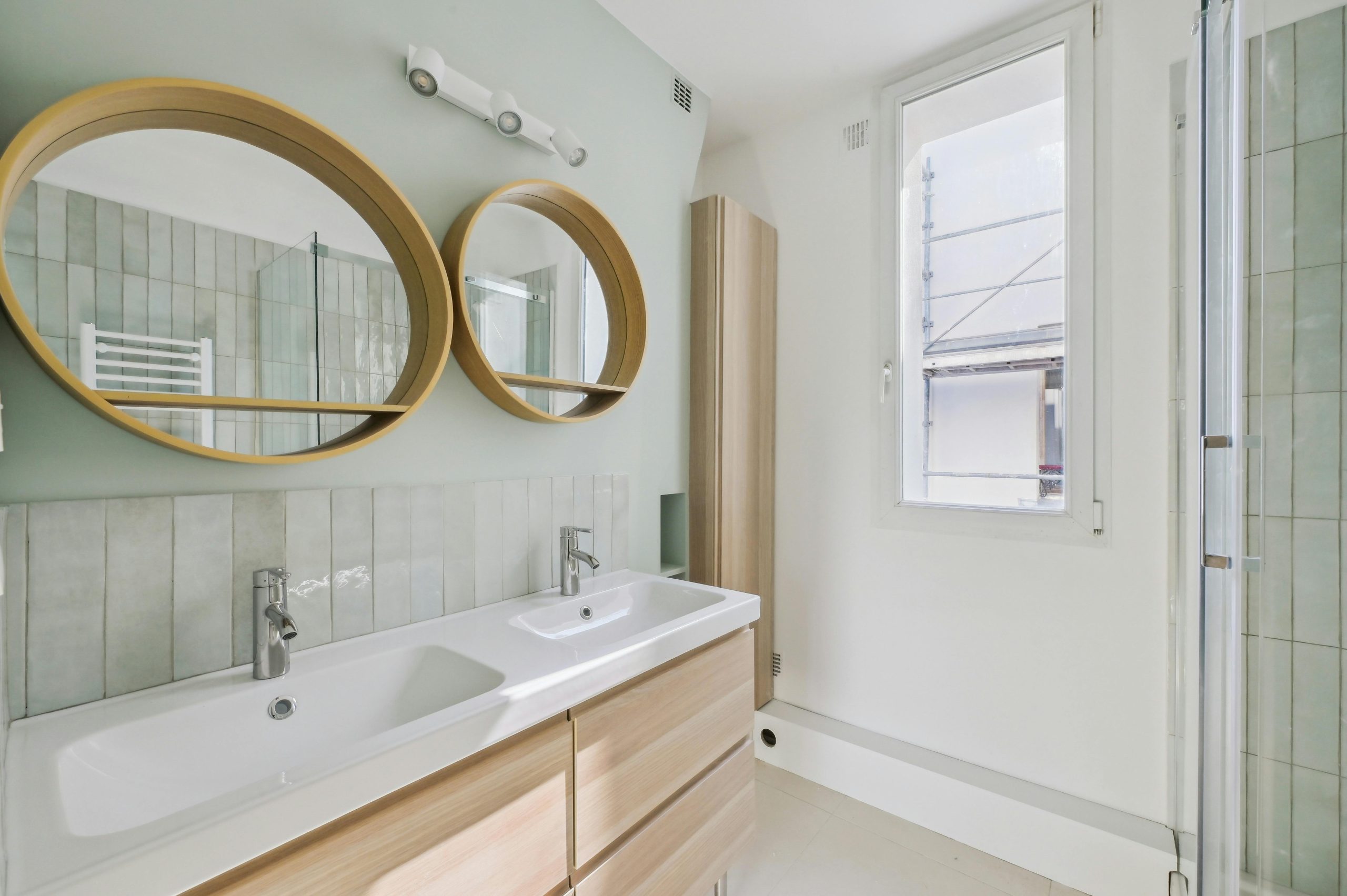 d&eacute;couvrez des salles de bain design &agrave; paris 17e : r&eacute;novation, agencement moderne et conseils sur-mesure pour cr&eacute;er un espace &eacute;l&eacute;gant et fonctionnel.