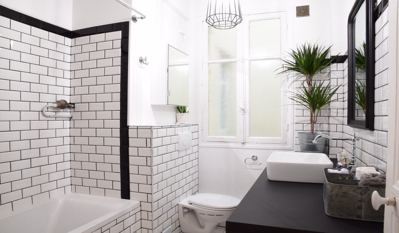 d&eacute;couvrez notre s&eacute;lection de salles de bain modernes &agrave; paris 17e : r&eacute;novation, am&eacute;nagement design, &eacute;quipements contemporains et conseils d