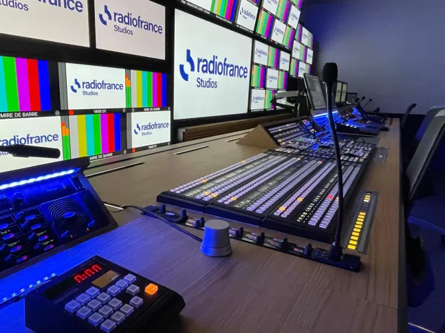 d&eacute;couvrez notre studio moderne, un espace polyvalent id&eacute;al pour vos projets photo, vid&eacute;o ou artistiques &agrave; paris. r&eacute;servez d&egrave;s maintenant pour b&eacute;n&eacute;ficier d