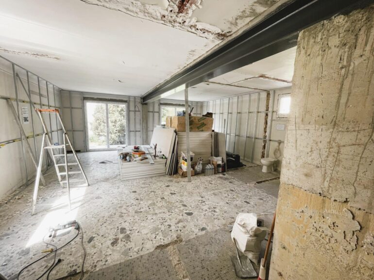 d&eacute;couvrez nos conseils et solutions pour r&eacute;ussir vos travaux int&eacute;rieurs : r&eacute;novation, am&eacute;nagement, d&eacute;coration et astuces pour embellir votre maison facilement.