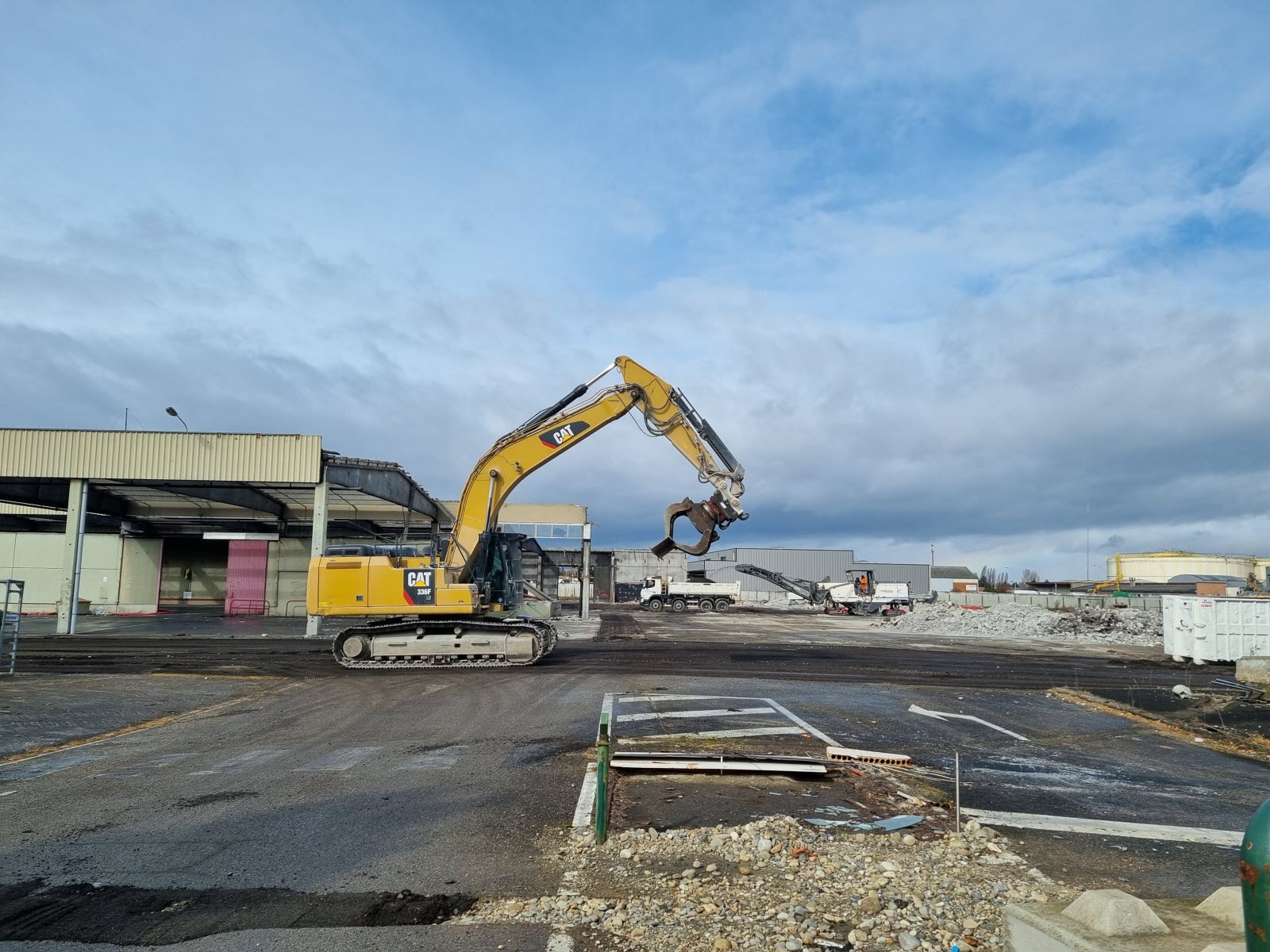 d&eacute;couvrez les tendances et les innovations des travaux modernes pr&eacute;vus pour 2025. analyse des nouvelles techniques, mat&eacute;riaux et d&eacute;fis pour r&eacute;nover ou construire efficacement dans un contexte en perp&eacute;tuelle &eacute;volution.