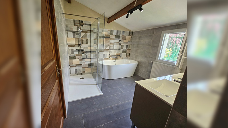 confiez vos travaux de salle de bain dans le 17&egrave;me arrondissement &agrave; des experts qualifi&eacute;s. r&eacute;novation compl&egrave;te, am&eacute;nagement sur-mesure et conseils personnalis&eacute;s pour une salle de bain moderne et fonctionnelle.