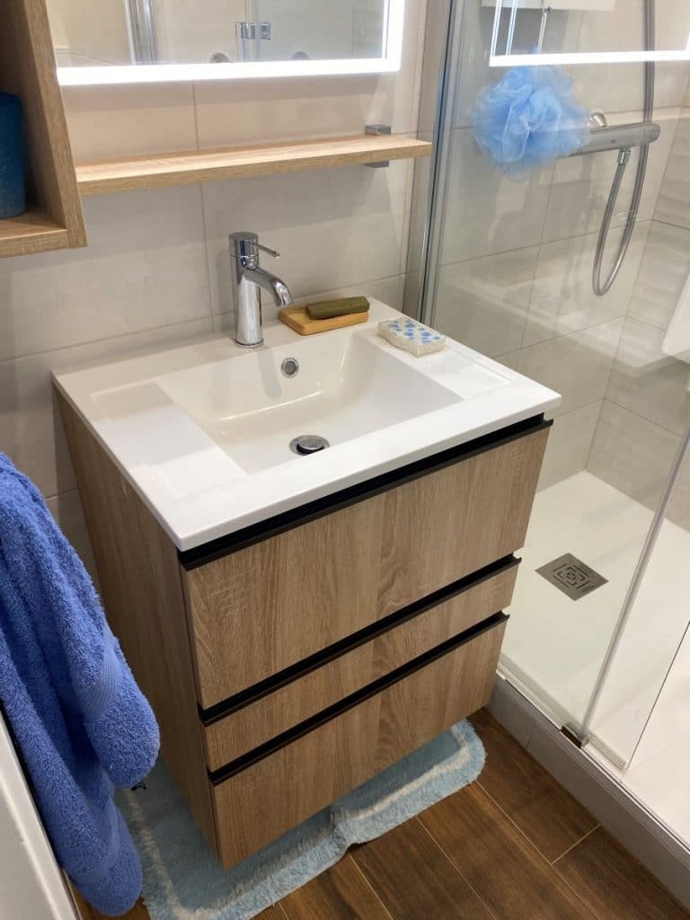 r&eacute;alisez vos travaux de salle de bain &agrave; paris avec des artisans qualifi&eacute;s. r&eacute;novation compl&egrave;te, am&eacute;nagement, conseils et devis gratuit pour une salle de bain moderne et fonctionnelle.