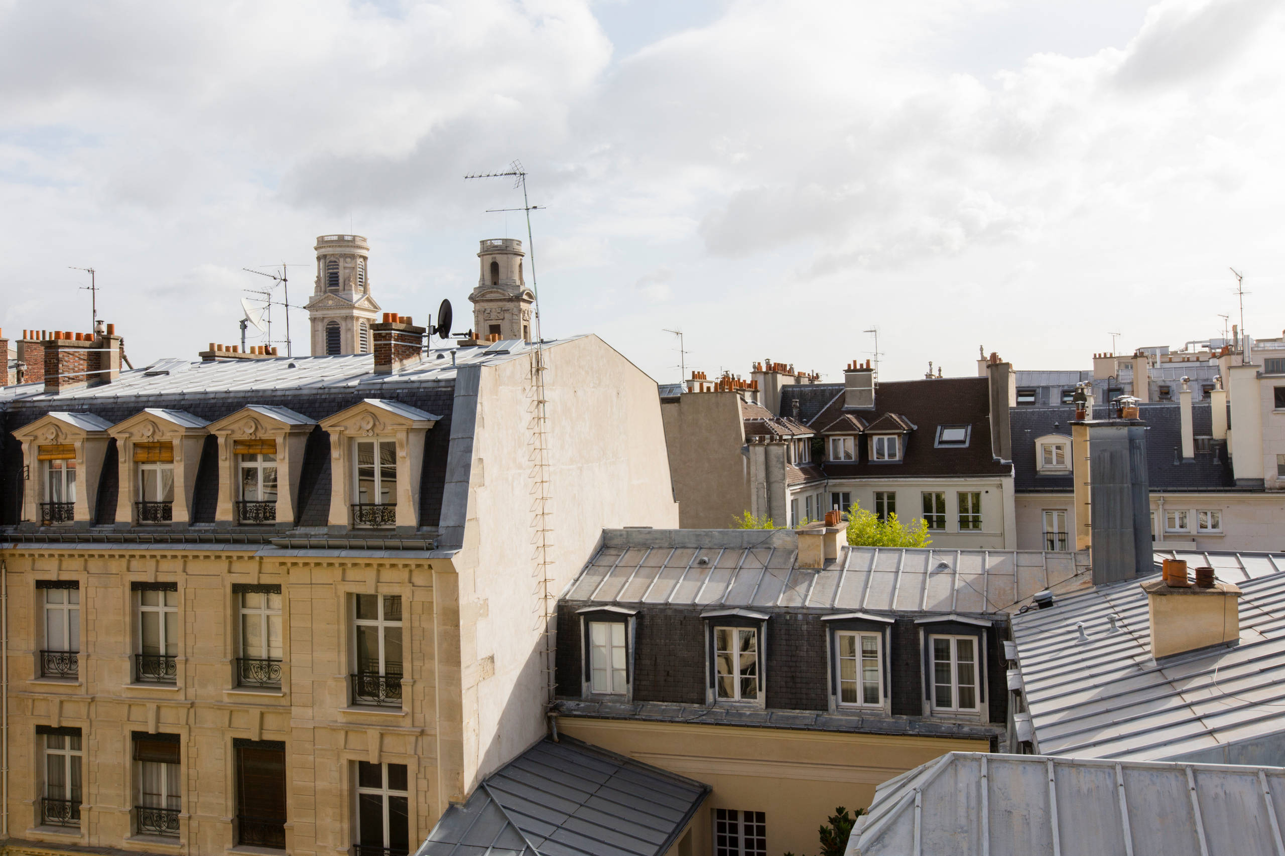 am&eacute;liorez l&rsquo;acoustique de votre appartement &agrave; paris 17 : solutions sur mesure pour r&eacute;duire le bruit, conseils d&rsquo;isolation phonique et astuces pour un confort sonore optimal au quotidien.