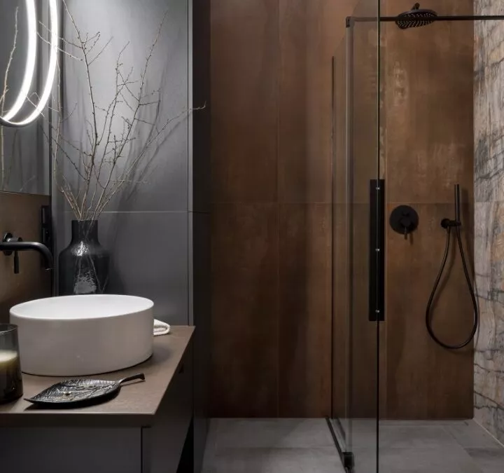 d&eacute;couvrez nos conseils et astuces pour agrandir votre salle de bain facilement. optimisez l&rsquo;espace, choisissez le bon am&eacute;nagement et cr&eacute;ez une pi&egrave;ce plus lumineuse et confortable.